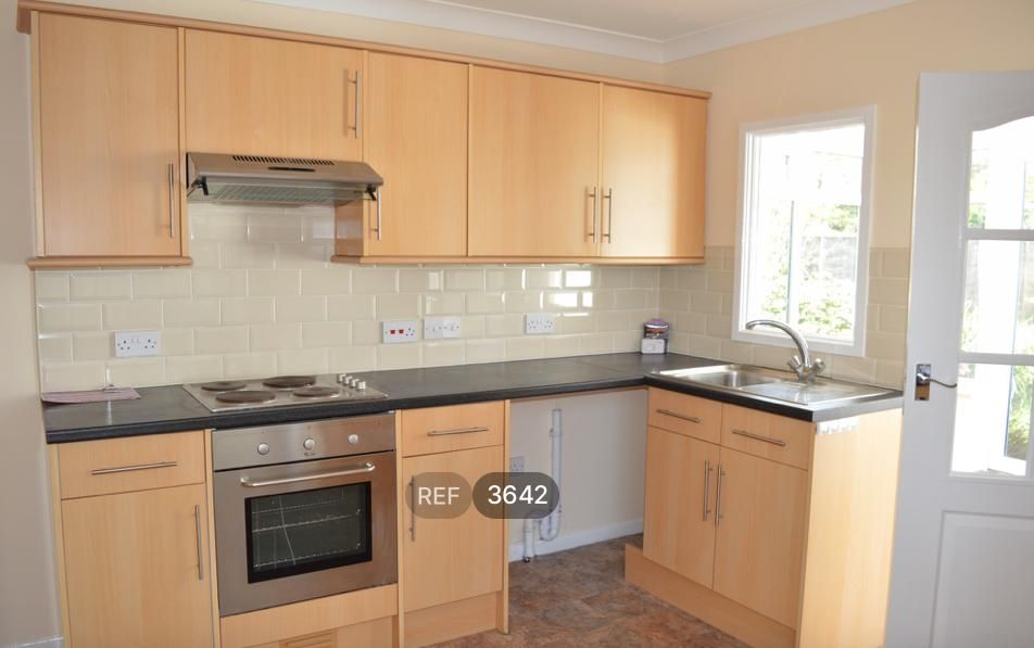 Property photo 2 of 9 Kitchen
