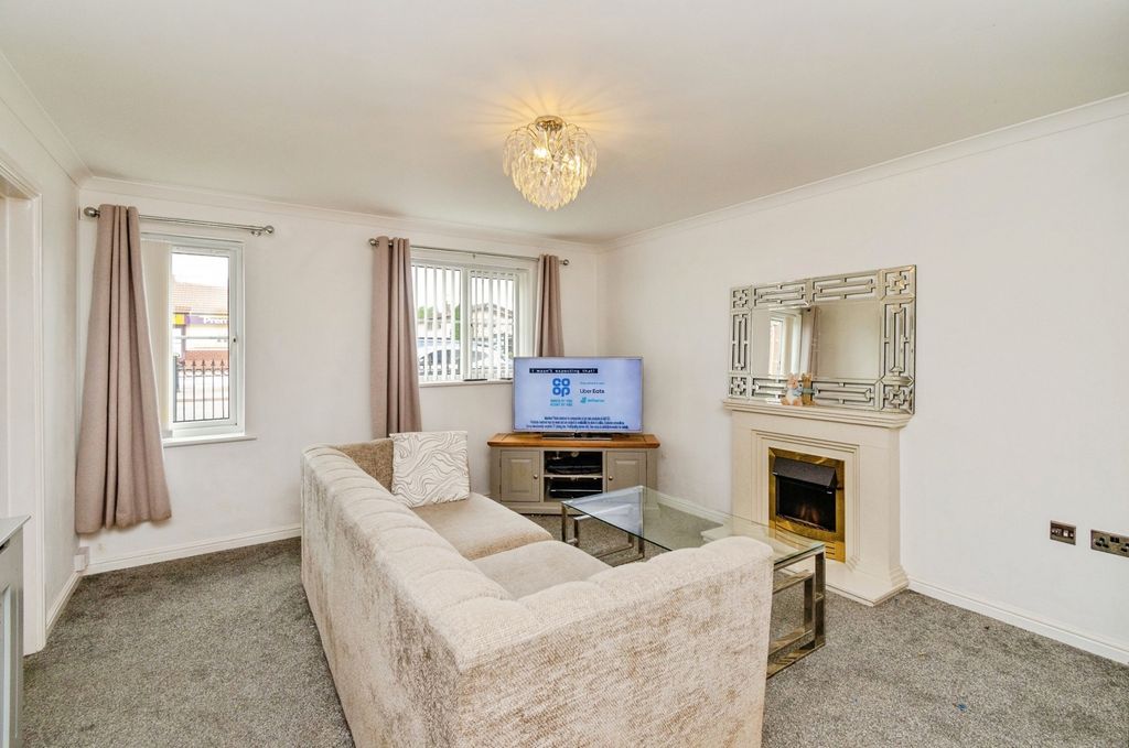 Property photo 2 of 17 Photo