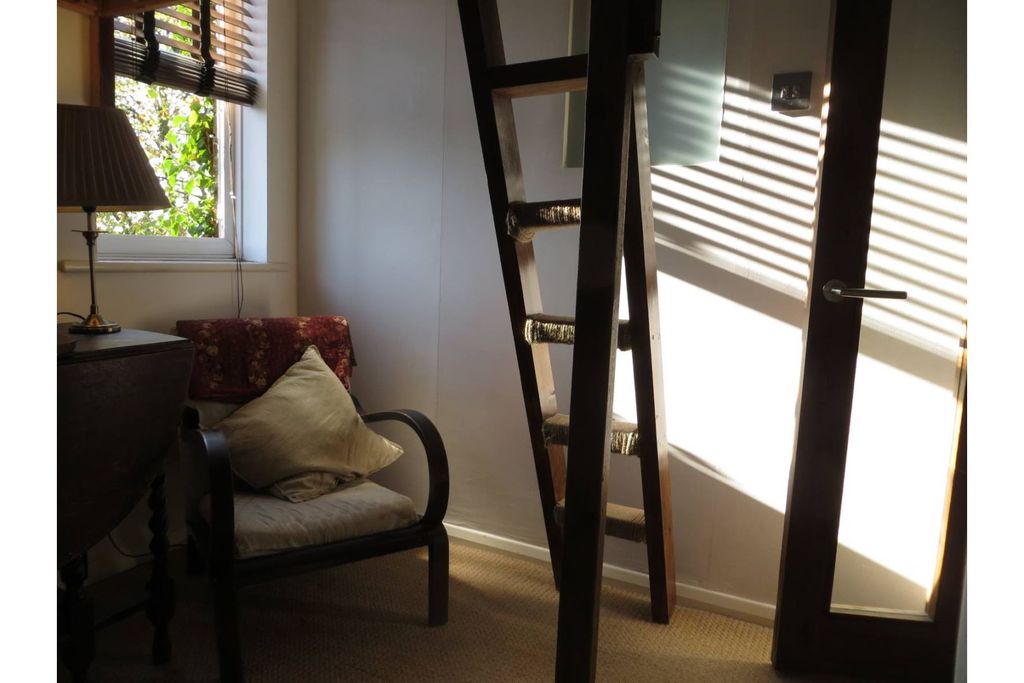 Property photo 3 of 12 Bedroom