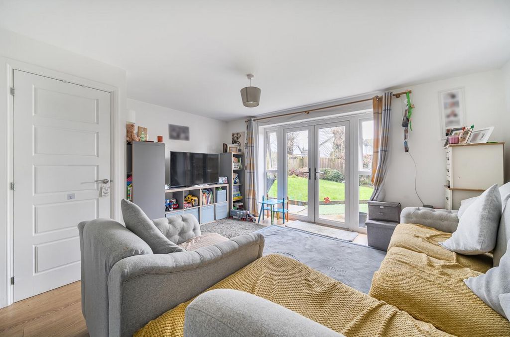 Property photo 3 of 13 Sitting Room