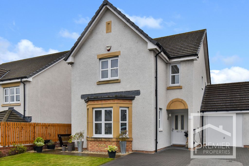 Property photo 1 of 19 4 Bedroom Detached House