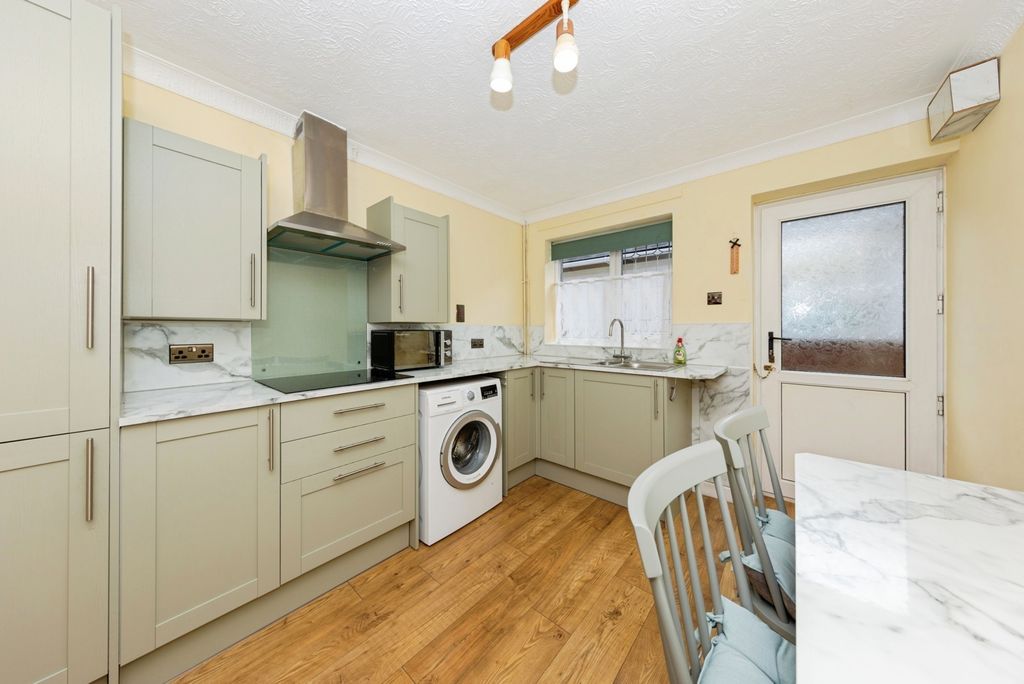 Property photo 2 of 17 Photo