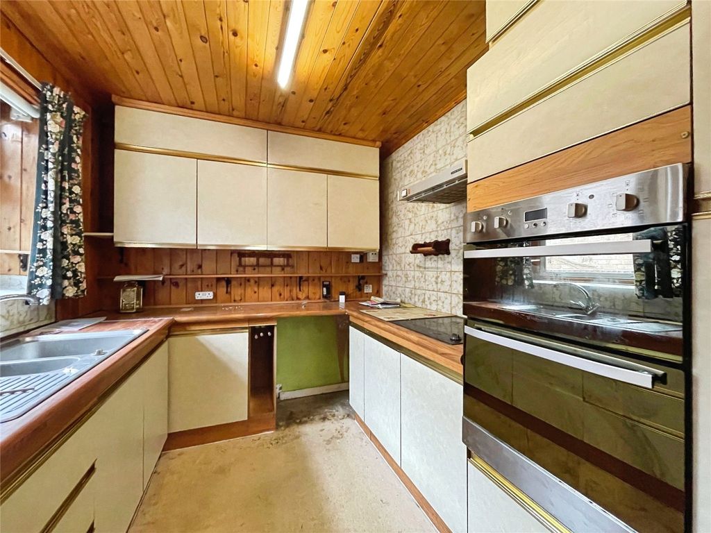 Property photo 2 of 17 Picture No. 23