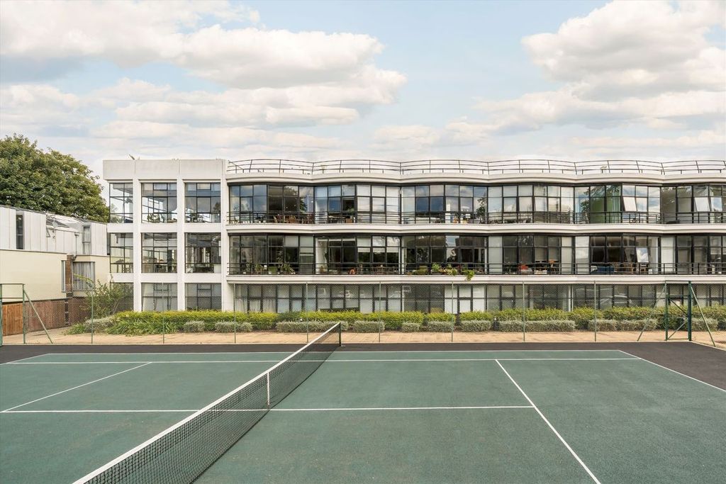 Property photo 2 of 13