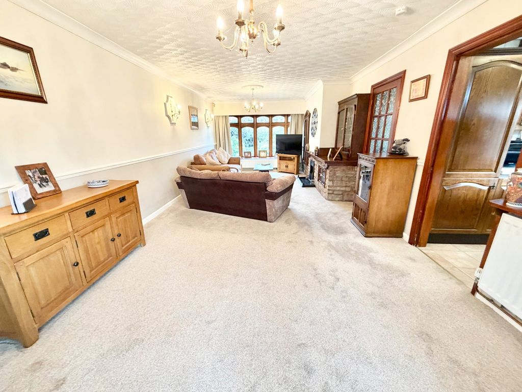 Property photo 3 of 31
