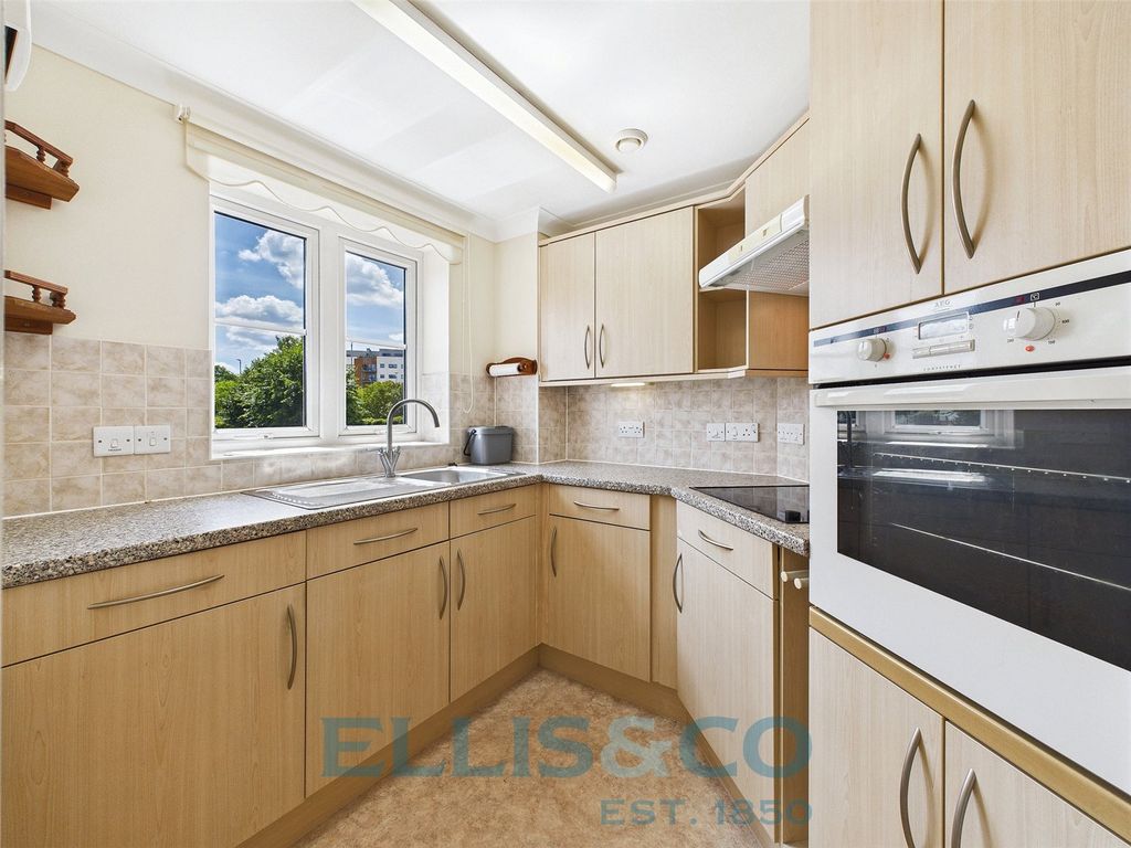Property photo 2 of 18 Picture No. 26