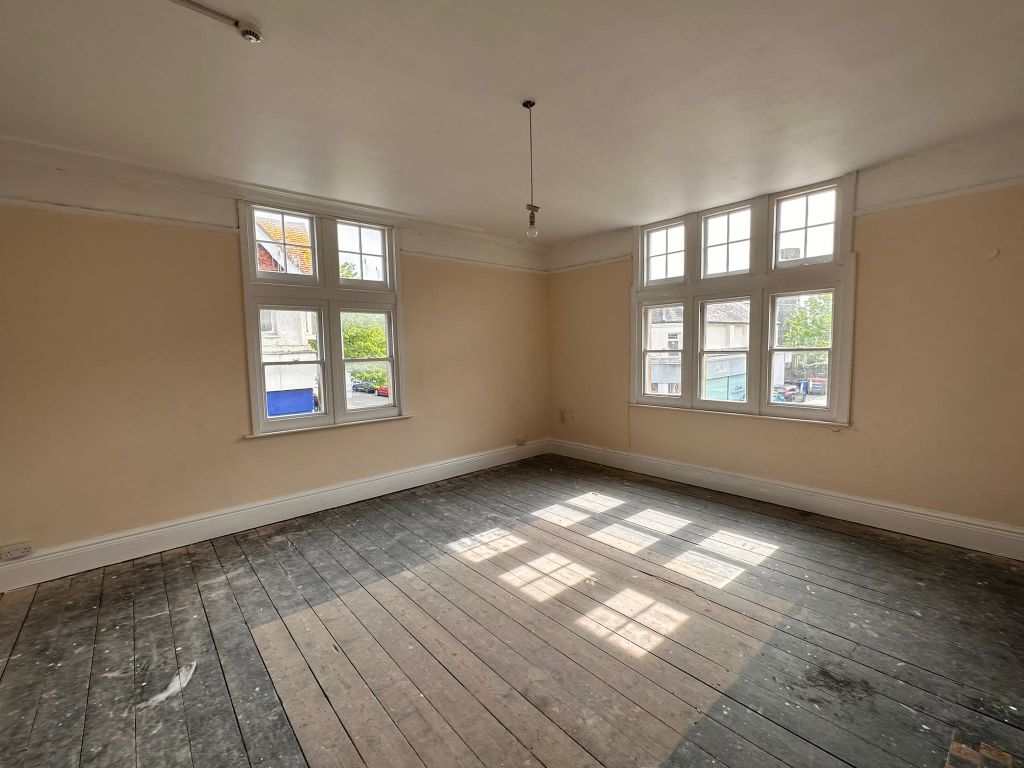 Property photo 3 of 6