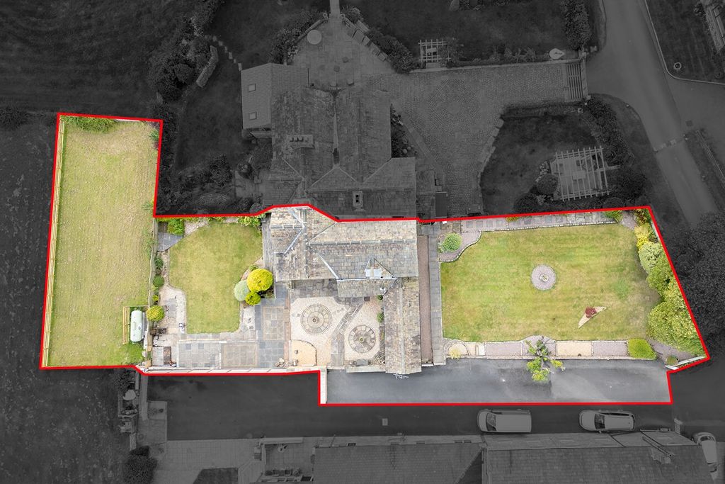 Property photo 2 of 22 4527792