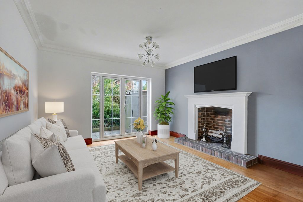 Property photo 3 of 16