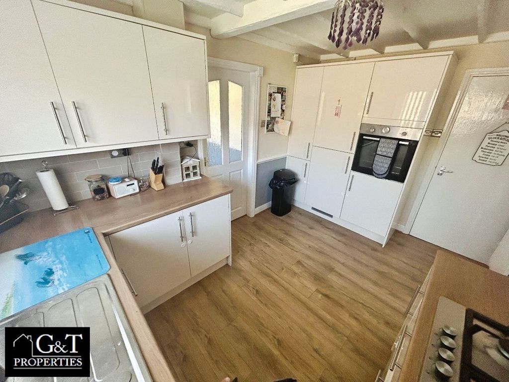 Property photo 2 of 27