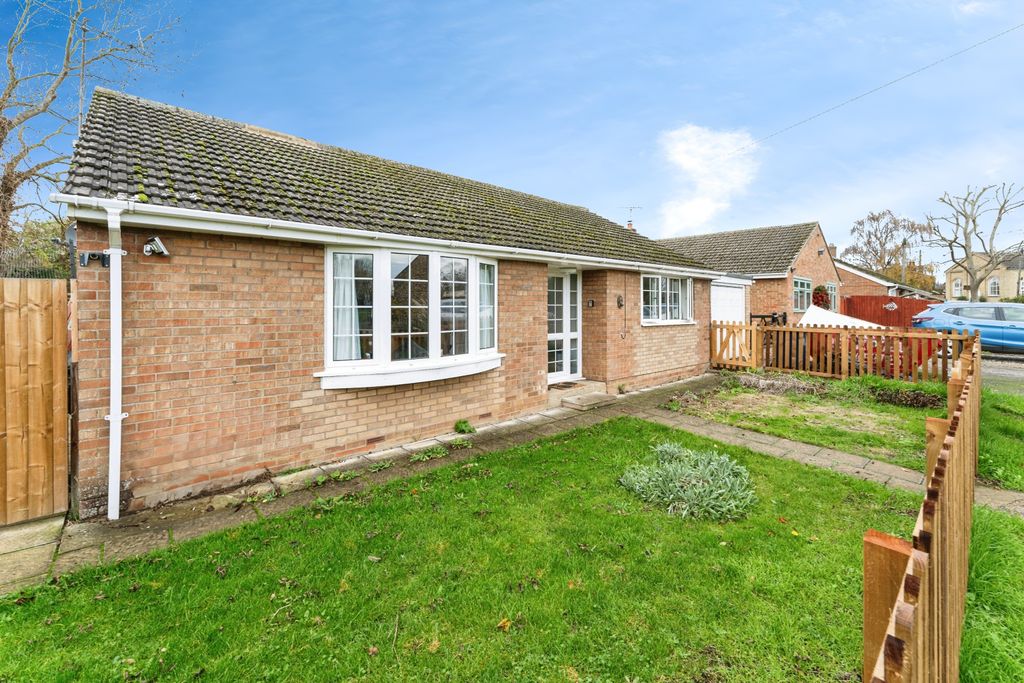 Property photo 3 of 20 Front Aspect