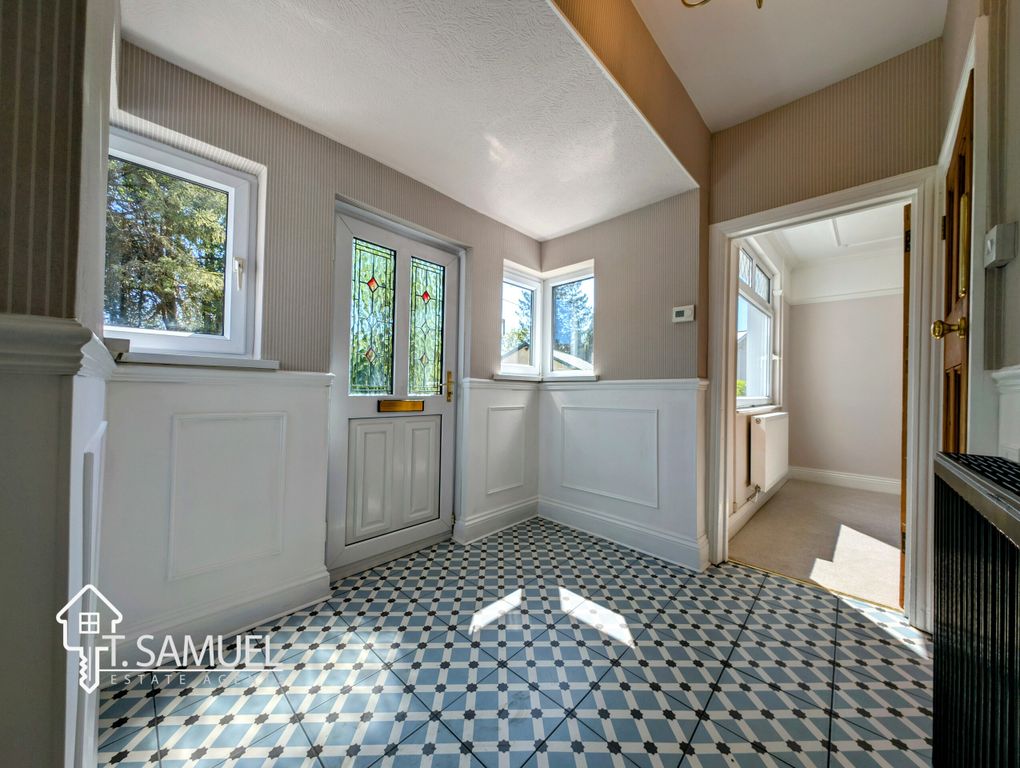 Property photo 3 of 44 Hallway