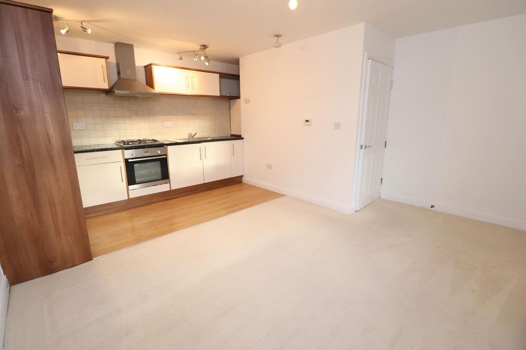 Property photo 3 of 9 0 General