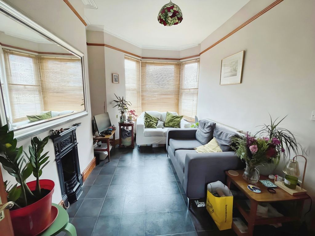 Property photo 1 of 9 Image