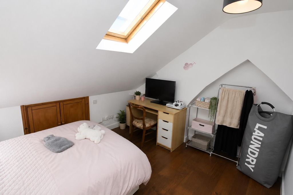 Property photo 3 of 10 5A5E7Eec-Ad93-471A-8E4c-0749Abbc769B.Png