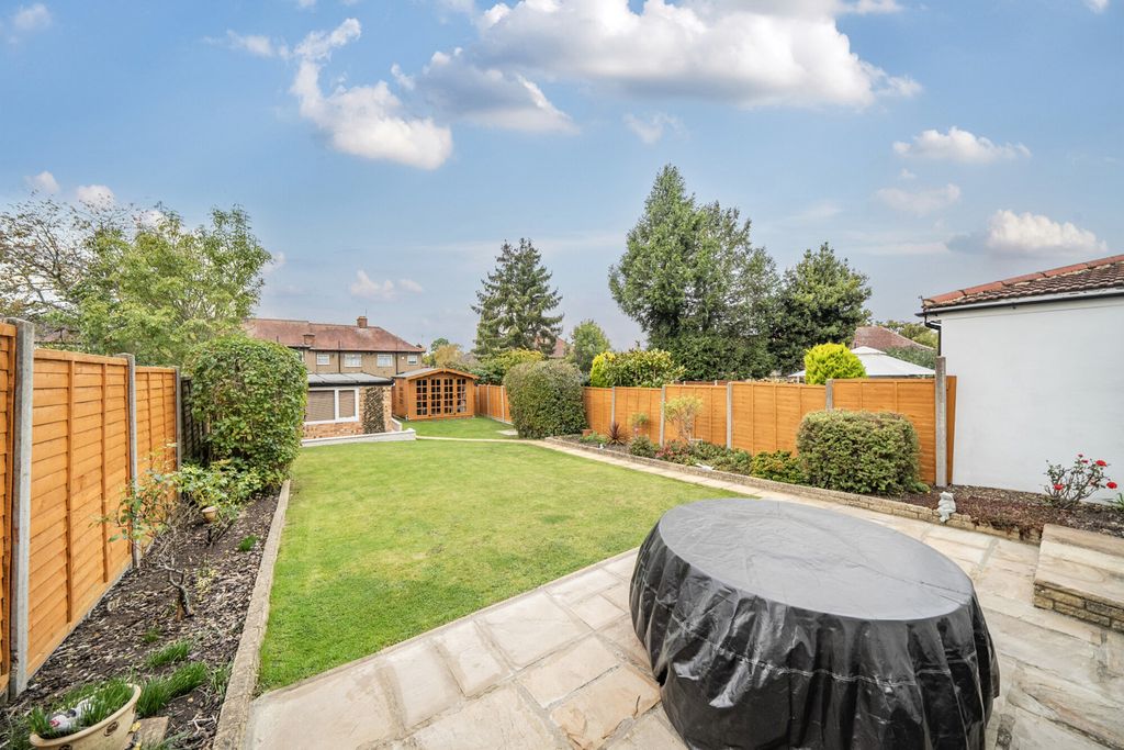 Property photo 2 of 20 1362610-12-68De9B...