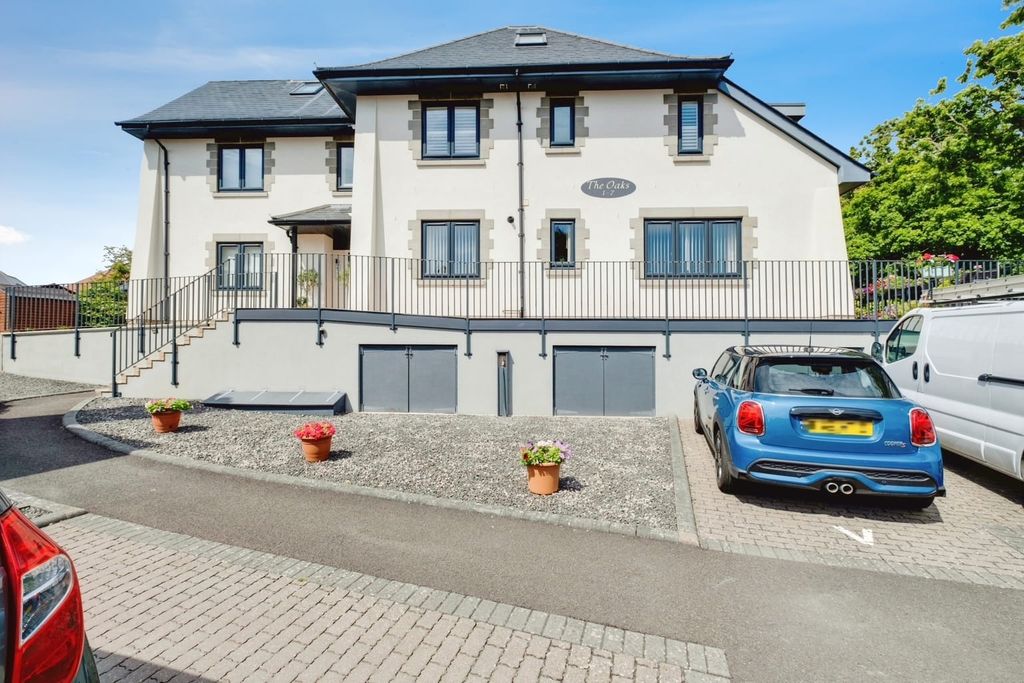 2 bed flat for sale54 Barton Court Avenue, Barton On Sea, New Milton, Hampshire BH25