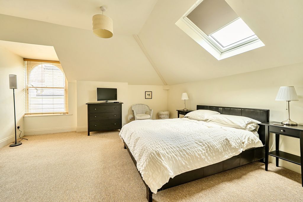 Property photo 3 of 11 1455763-14-69Fb54...