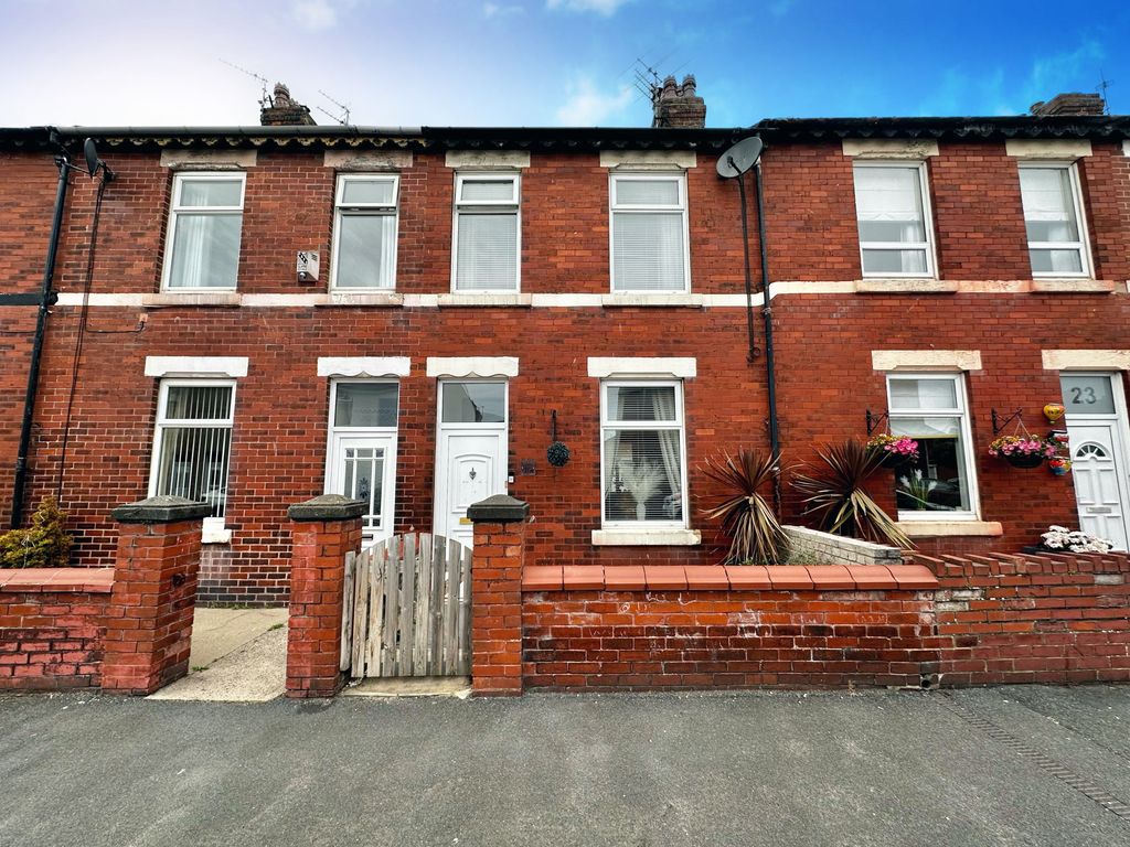 Property photo 2 of 27