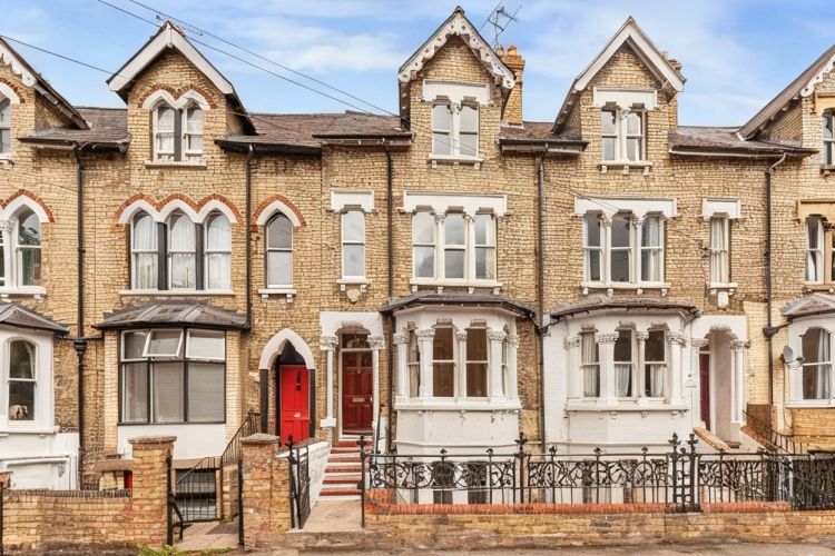 Property photo 1 of 10 320773