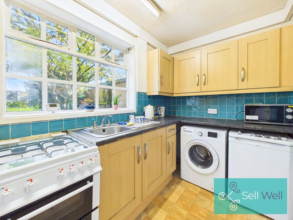 Property photo 3 of 21 Kitchen