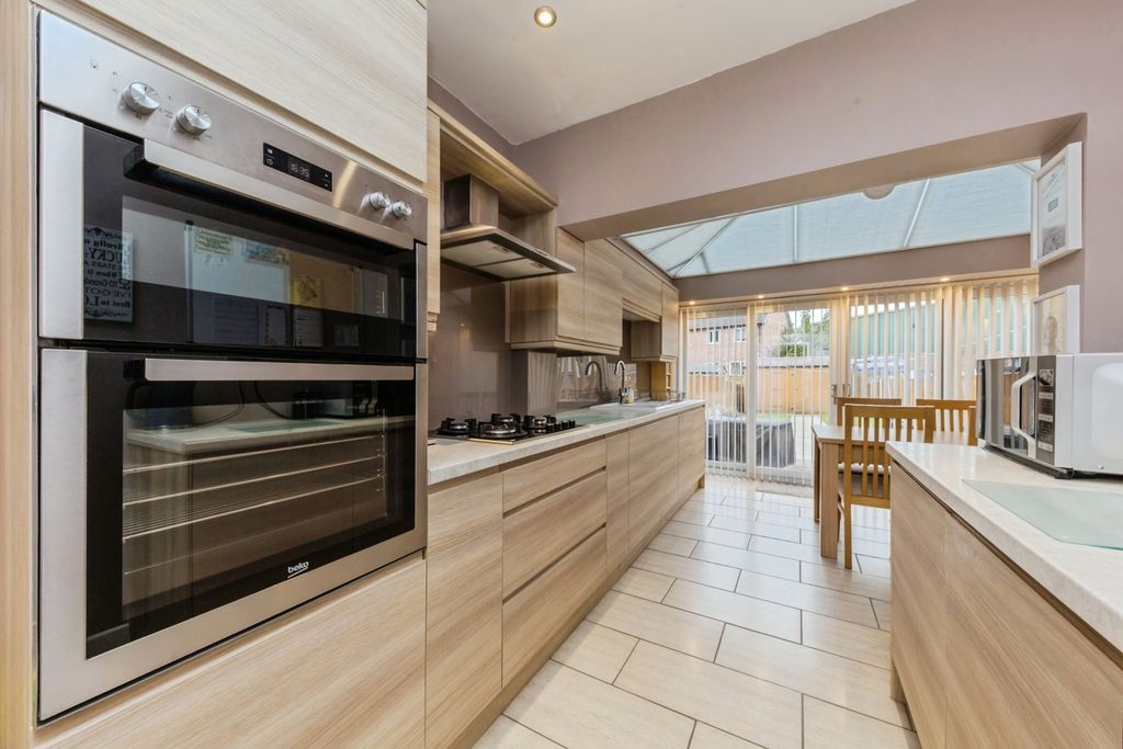 Property photo 2 of 17 Photo