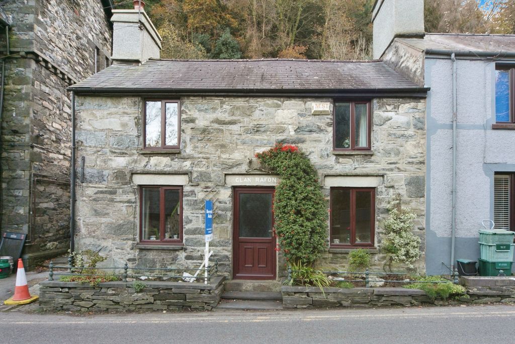 Property photo 1 of 17 Photography