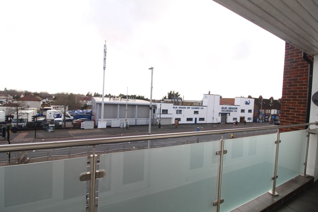 Property photo 3 of 6