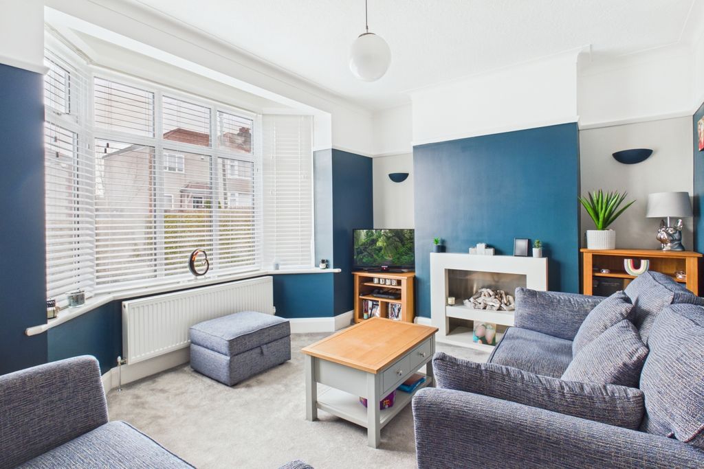 Property photo 2 of 26 Lounge