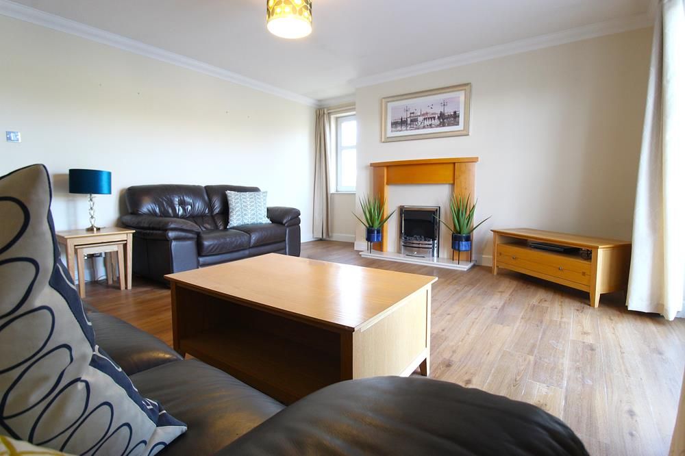 Property photo 2 of 13 Lounge Alt