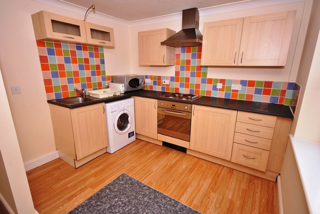 Property photo 2 of 6 Photo 02