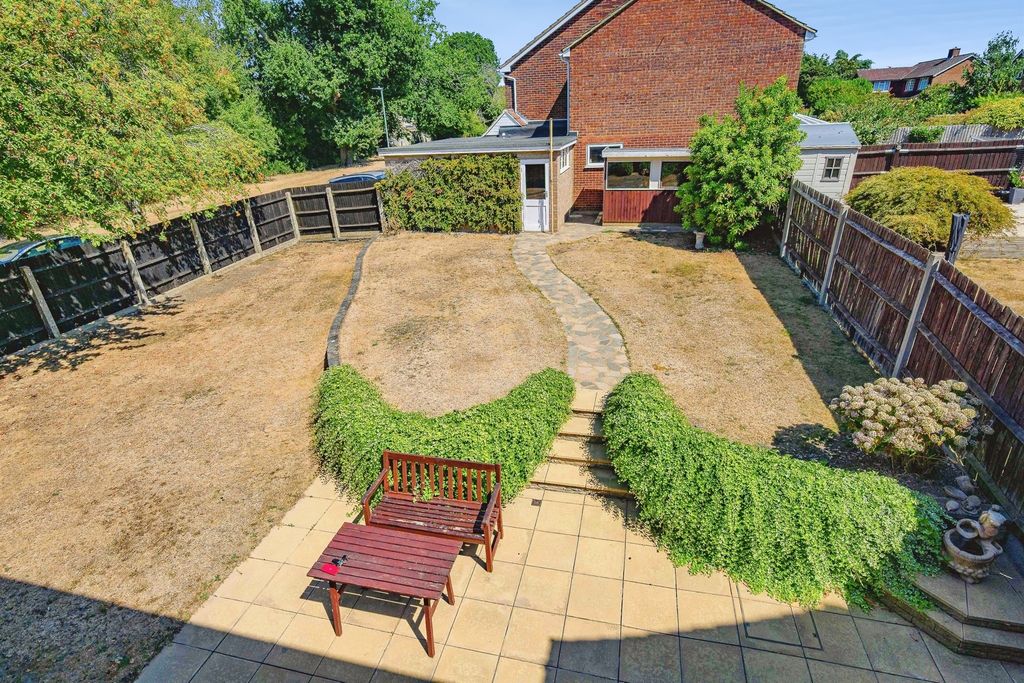 Property photo 2 of 24