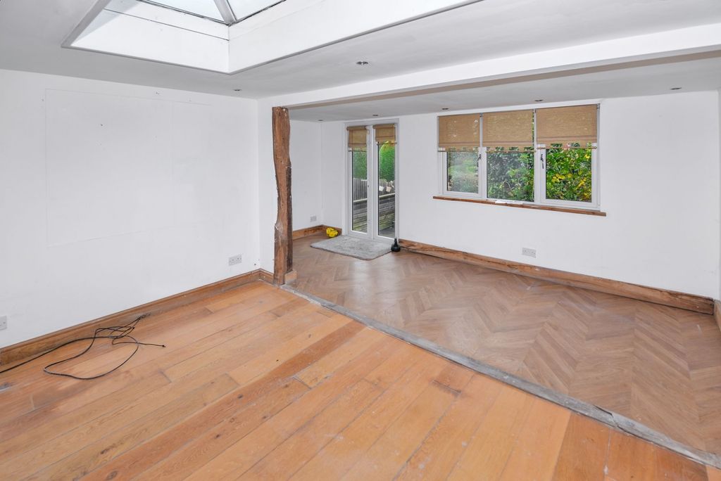 Property photo 3 of 25