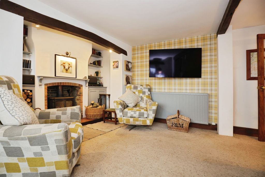 Property photo 3 of 32