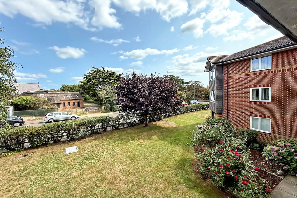 Property photo 2 of 18 Picture No. 05