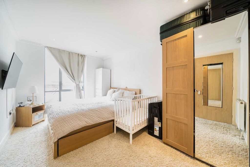 Property photo 3 of 5