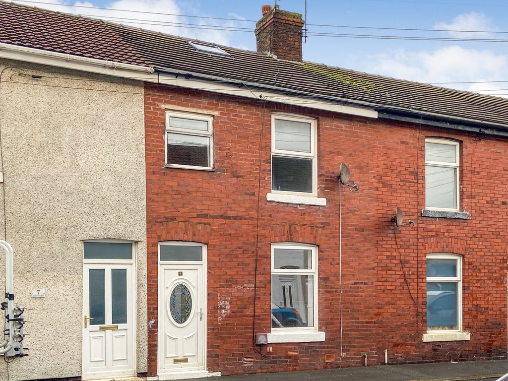 Property photo 1 of 12