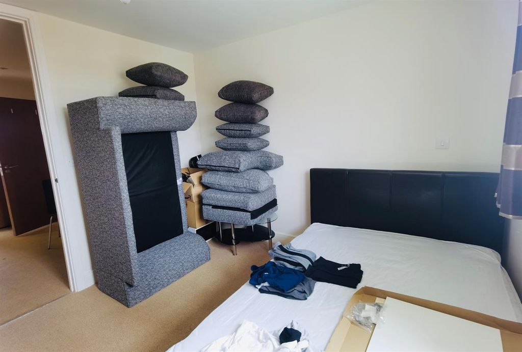 Additional image 10 of 2 bed flat to rentApartment, Meridian Wharf, Trawler Road, Maritime Quarter, Swansea SA1