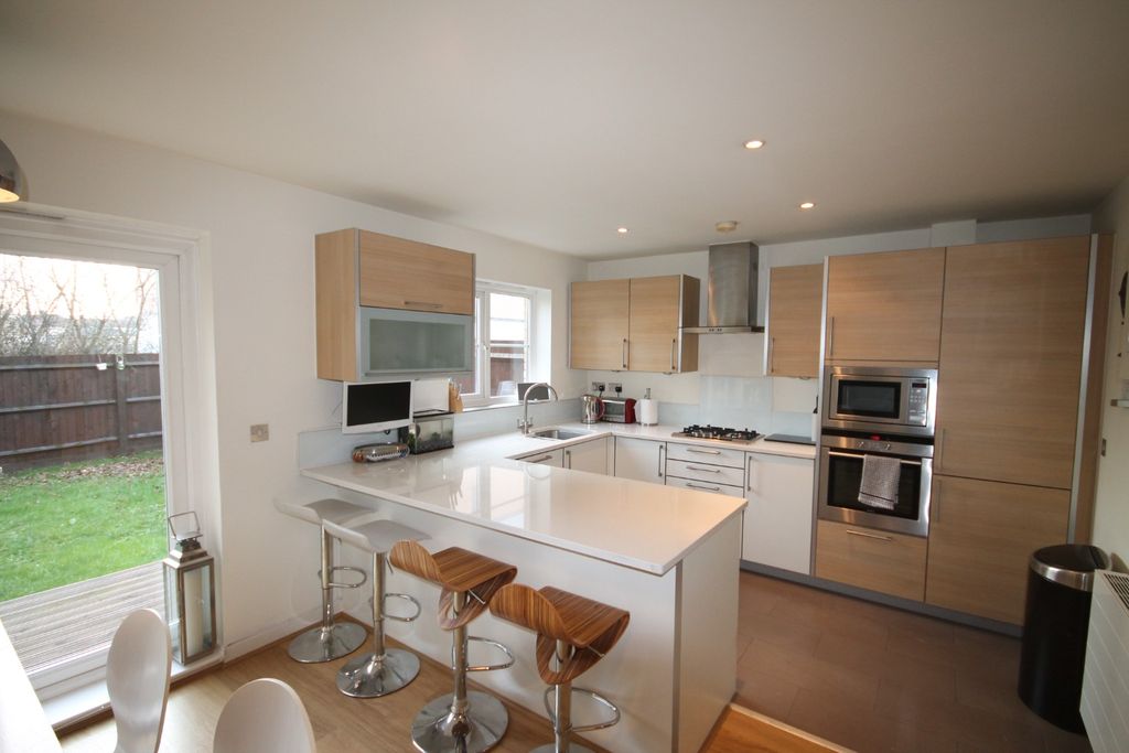 Property photo 2 of 19 4494861
