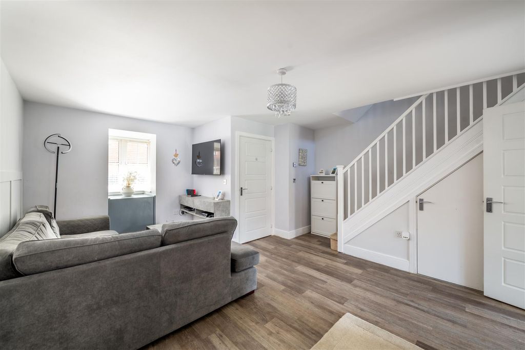 Property photo 2 of 13 5 Whittaker Drive Internals-11.Jpg