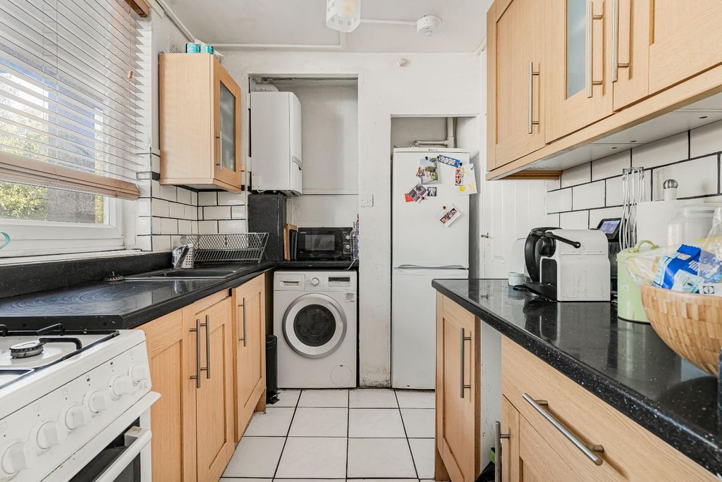 Property photo 3 of 22 14_63716.Jpg