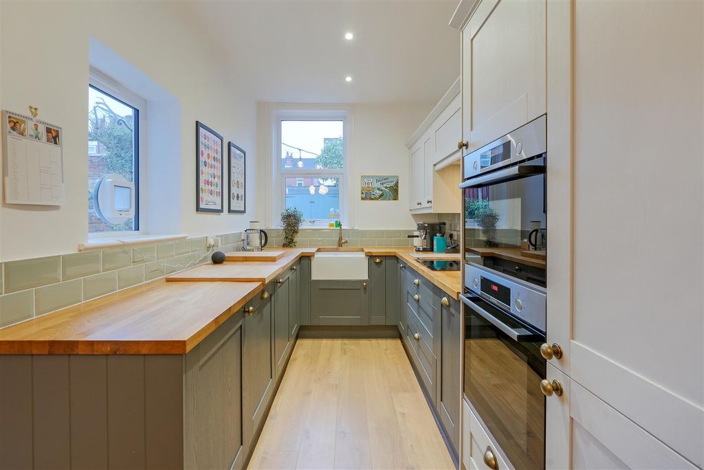 Property photo 2 of 20 Kitchen 1.Jpg