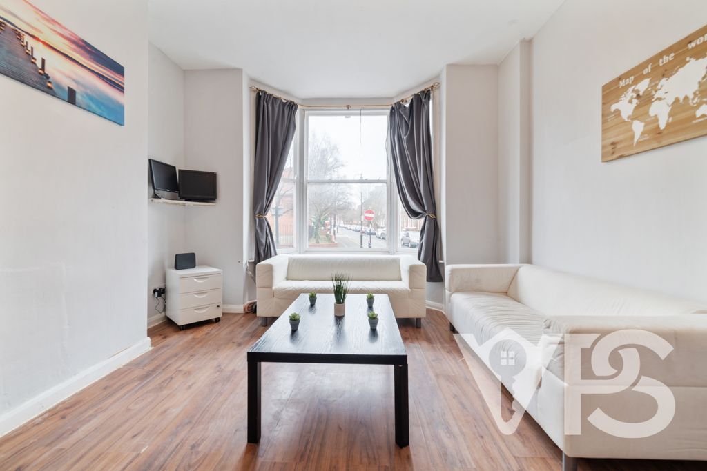 Property photo 3 of 6 40 Sax - 1