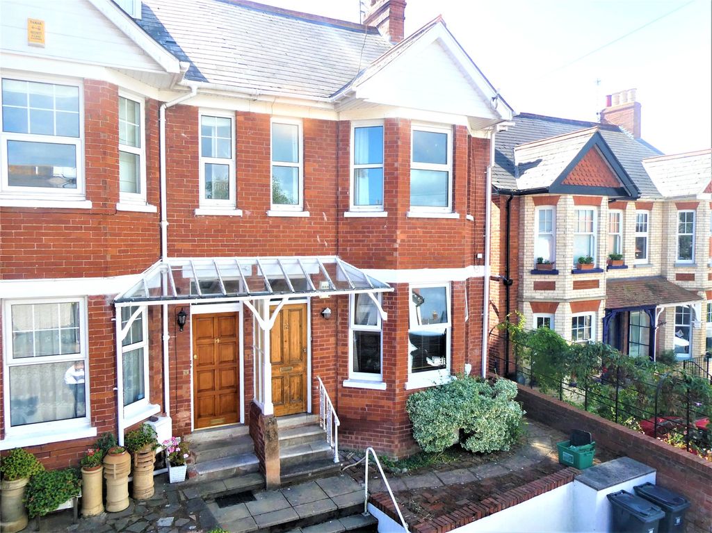 Property photo 1 of 8 Front