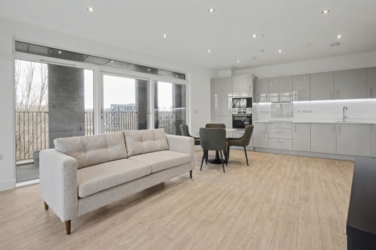 Property photo 1 of 8 322279