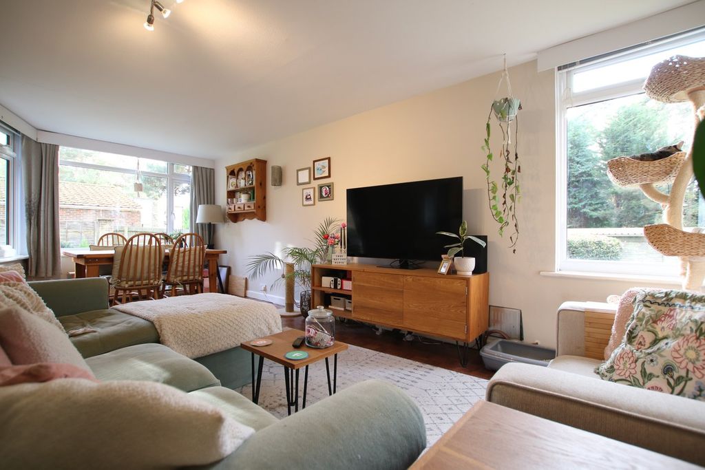 Property photo 2 of 21