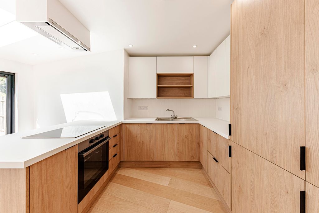 Property photo 1 of 20 Kitchen/Dining Room (3)