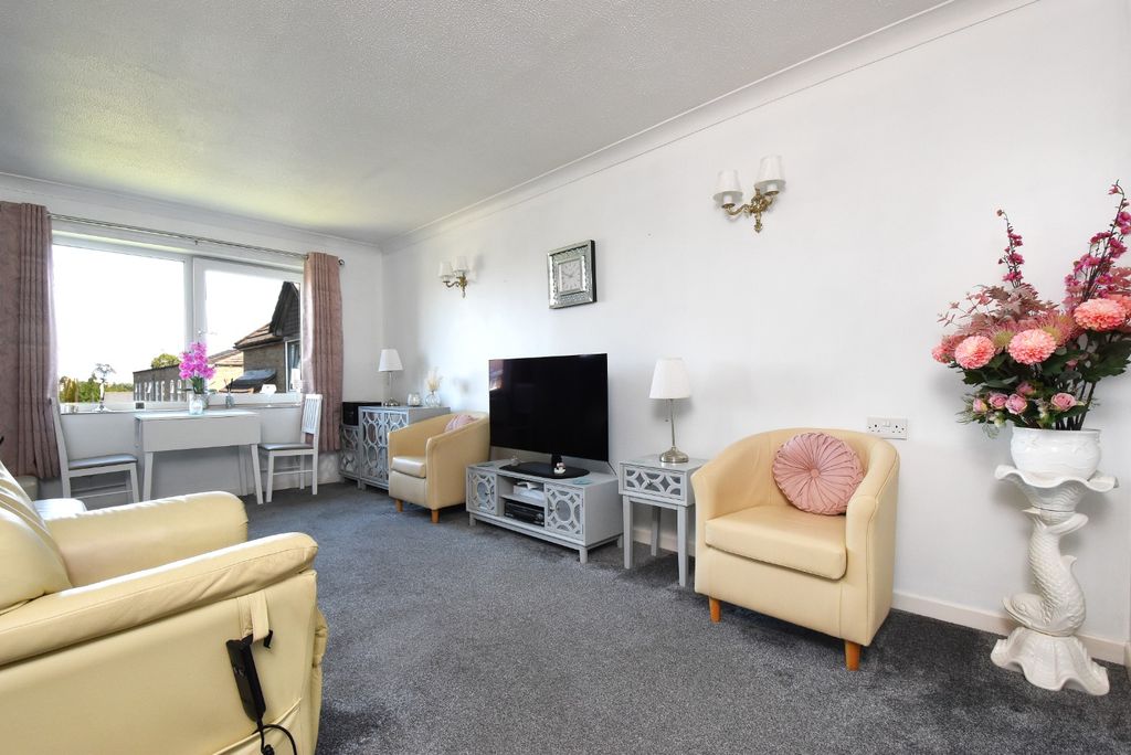 Property photo 3 of 10 5212562