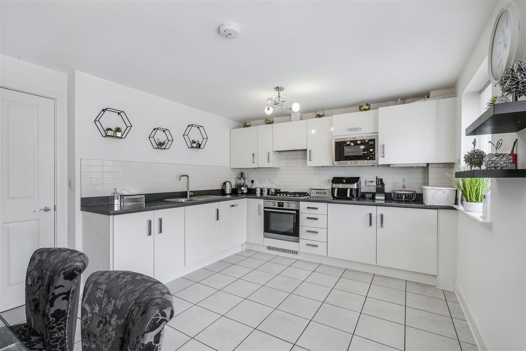 Property photo 3 of 19 Dining/Living Kitchen