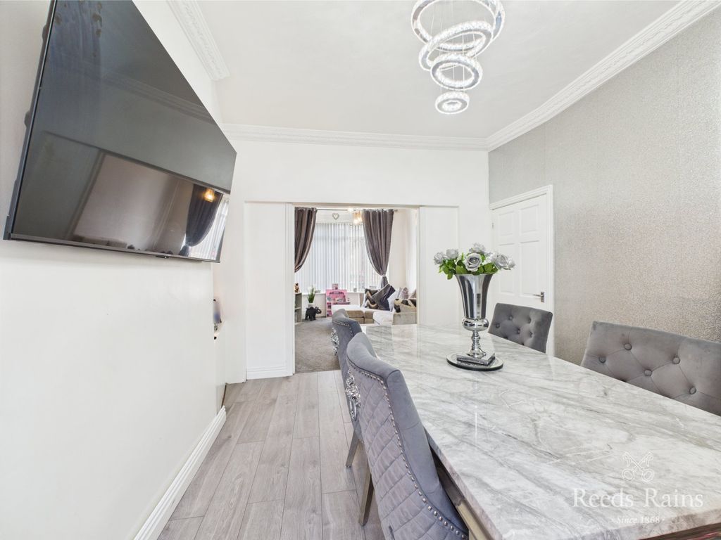 Property photo 2 of 24 Dining Room